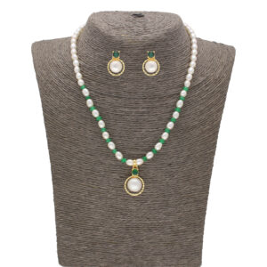 Love's Whisper Pearl Set