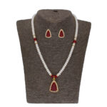 Abeedha 1 Line Button Pearl Set