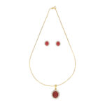 Eeshika Pendant Set with Chain