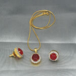 Eeshika Pendant Set with Chain