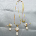 Jaanvi Pendant Set with Chain