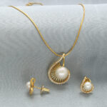 Sajjan Pendant Set with Chain