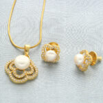 Falguni Pendant Set with Chain