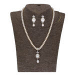 Fashionable Pearl Pendant Set