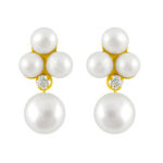Snow White Pearl Earrings