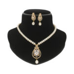 Dazzle Pearl Necklace Set