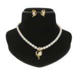Abha Pearl Pendant Set