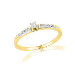 18 Kt Gold Princess Diamond Finger Ring