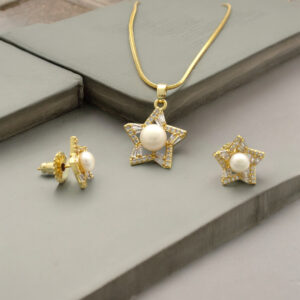 Mehar Pearl Pendant Set
