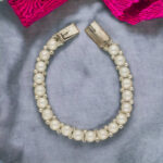 Charm 1 Line Pearl Bracelet