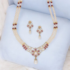 Charming Pearl Necklace