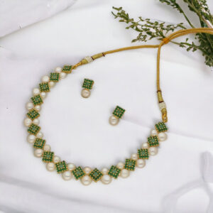 Essence Pearl Set