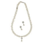 Alluring Pearl Necklace Set