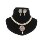 Sumptuous Pearl Necklace Set