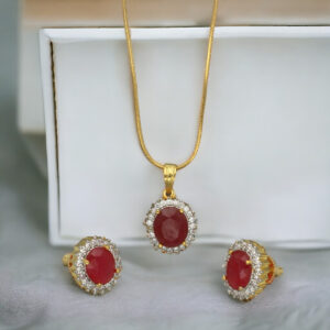 Eeshika Pendant Set with Chain