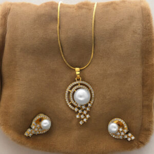Kashvi Pendant Set with Chain