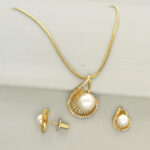 Sajjan Pendant Set with Chain