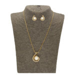 Sajjan Pendant Set with Chain