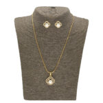 Falguni Pendant Set with Chain