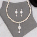 Fashionable Pearl Pendant Set
