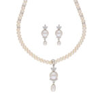 Fashionable Pearl Pendant Set