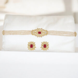 Charming Pearl Choker