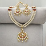 Ishir Glowing Pearl Necklace Set