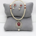Darsh Pearl Necklace Set