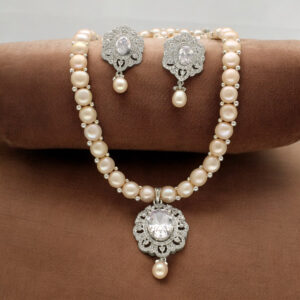Luxe Luminescence Pearl Necklace Set