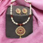 Rinay Pearl Necklace Set