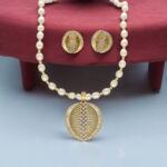 Gilded Pearl Necklace Set