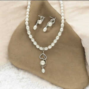 Xyla Pearl Necklace Set