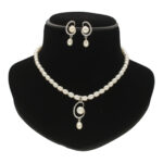 Uma Pearl Necklace Set