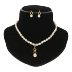 Sani Pearl Necklace Set