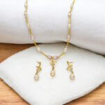 Esita Pearl Pendant Set