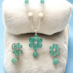 Carali Pearl Pendant Set