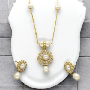 Clara Pearl Pendant Set