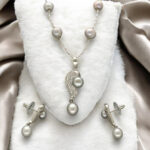 Vitya Pearl Pendant Set