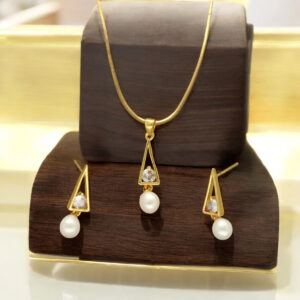 Trellis Pearl Pendant Set