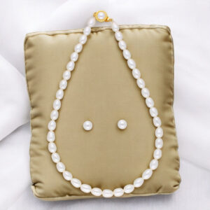 Oval White Pearl Necklace