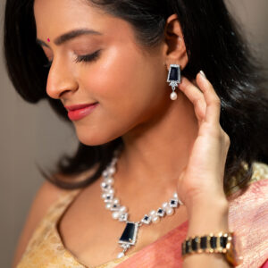 Riviera Pearl Necklace Set