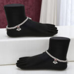 27 Grams Vanya 27 Grams Silver Payal