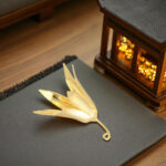 5 Grams Silver Lilly Flower Golden