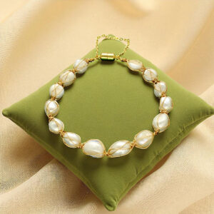 Linde Pearl Bracelet