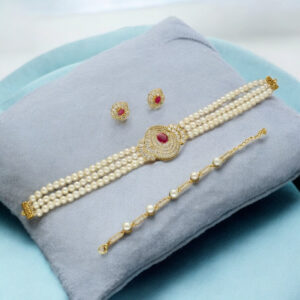 Duchess Bloom Pearl Choker Set With Bracelet