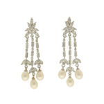 The Aizora Dangle Pearl Earrings