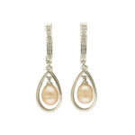 The Joyous Pearl Earrings