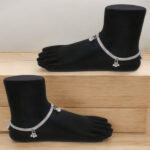 31 Grams Eeshani 31 Grams Silver Payal