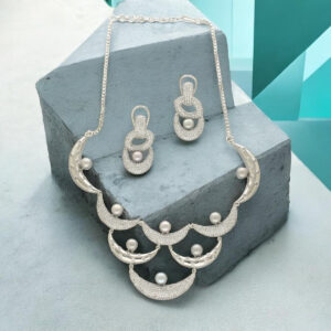 Aarav Pearl Necklace Set