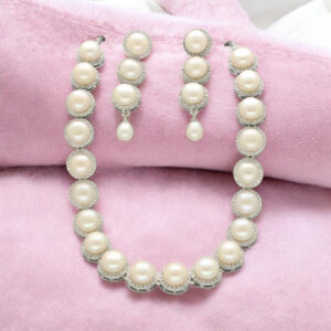 Tara Pearl Necklace Set